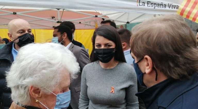 Olona: «Estamos al lado de los extranjeros que han venido a levantar» España «a nuestro lado» y cumplen la Ley