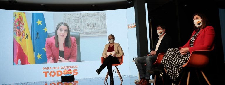 Arrimadas: «Es momento de levantar el sector turístico»