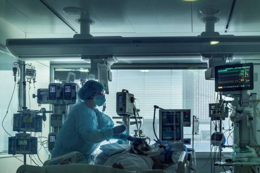 FOTOGRAFÍA. BARCELONA (ESPAÑA), 08.02.2021. UCI del Hospital Universitario de Bellvitge para pacientes covid. Efe