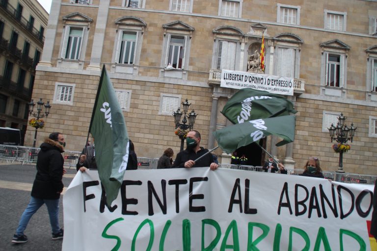 El sindicato Solidaridad con los trabajadores de «TMESA» en Tarrasa (Barcelona), abandonados por las «castas sindicalistas» UGT y CCOO