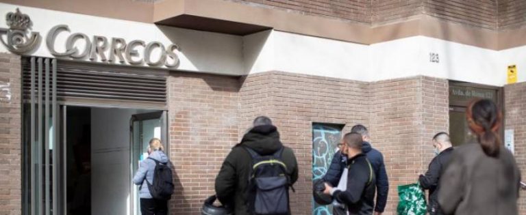 El voto por correo del 14F catalán alcanza una cifra récord: más de 265.000 votos