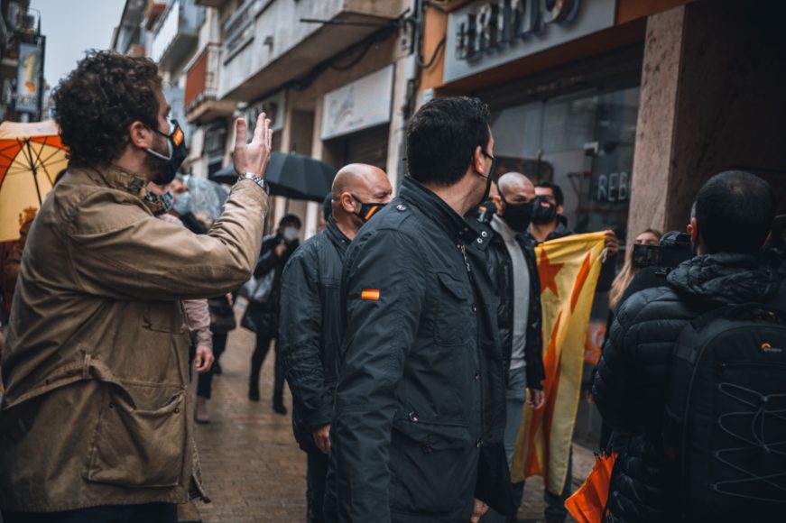 FOTOGRAFÍA. CALAFELL (TARRAGONA) ESPAÑA, 08.02.2021. Iván Espinosa de los Monteros y de Simón e Isabel Lázaro. Ñ pueblo (1)