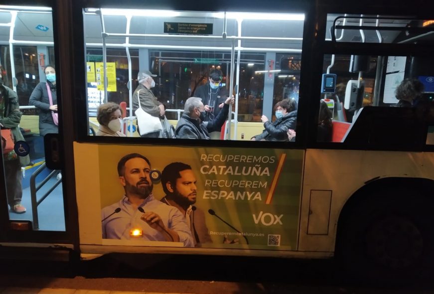 FOTOGRAFÍA. CATALUÑA (ESPAÑA), 01.02.2021. Publicidad de la campaña electoral de las elecciones catalanas del próximo domingo, 14 de febrero de 2021 (14F), de VOX. Ñ Pueblo