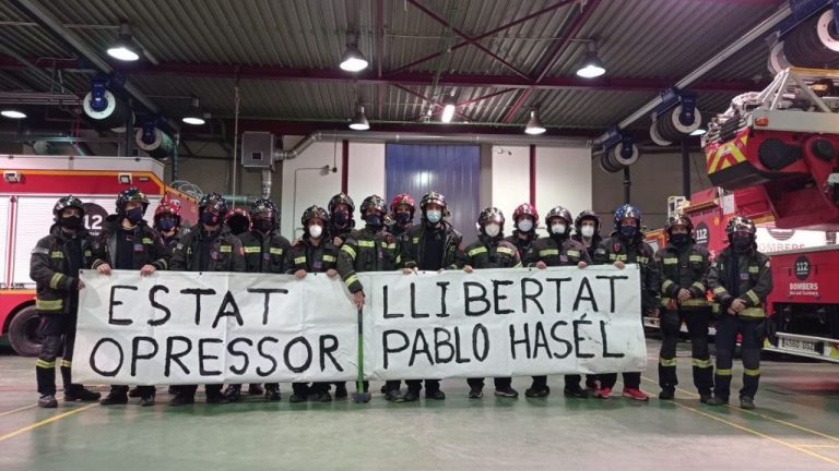 Bomberos separatistas tachan de «Estado opresor» a España y exigen la «libertad» del condenado por enaltecimiento de Terrorismo Pablo Hasel