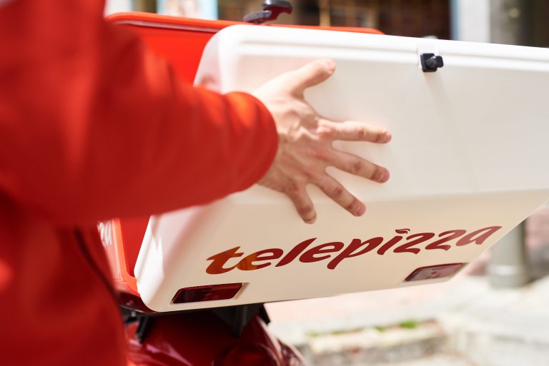 El Tribunal Supremo confirma la nulidad del proyecto de Telepizza que obliga a los repartidores a aportar su móvil personal para su geolocalización