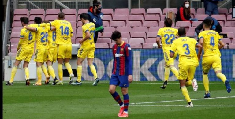 FC Barcelona firma un empate ante el Cádiz en el Campo Nuevo (1-1) y regala otro pedacito de Liga