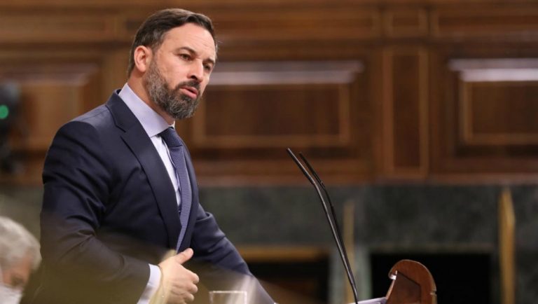 Abascal: «Los parlamentos repletos de partidos y diputados tránsfugas no representan a los españoles»