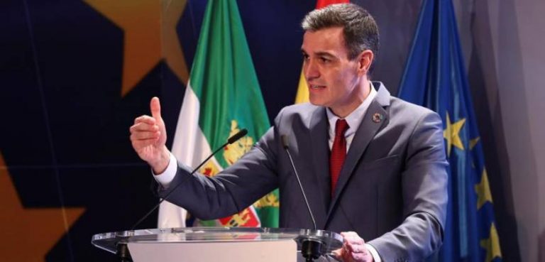 Sánchez tarda hasta 4 días en condenar la violencia de la de ultraizquierda contra los policías nacionales y mozos de Escuadra