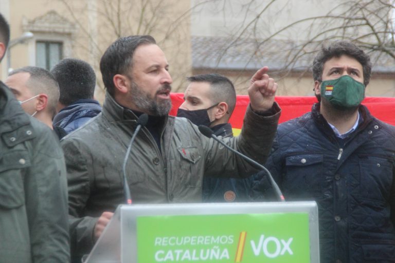 Abascal: «España camina hacia el abismo mientras el gobierno socialdelincuente» de Sánchez e Iglesias «gasta millonadas en sus delirios ideológicos»