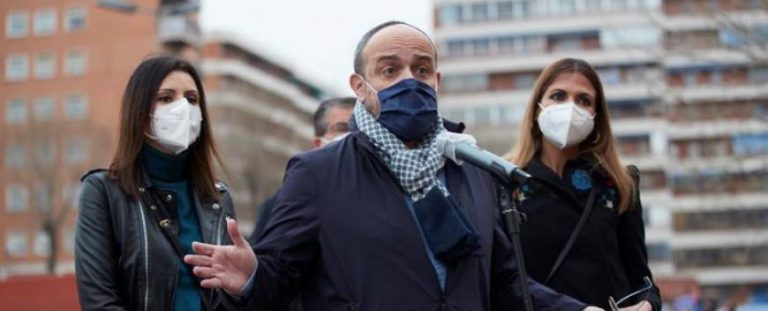 El candidato del PP al 14F llama a la participación para «fortalecer la democracia»
