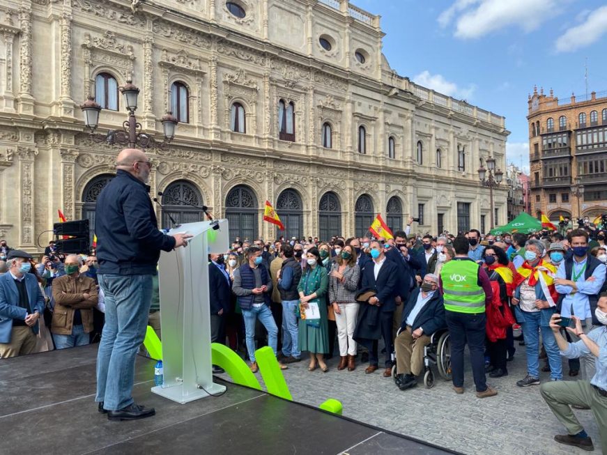 FOTOGRAFÍA.SEVILLA (ESPAÑA), 28.02.2021. La Voz de los Españoles (VOX) celebra el Día de la Comunidad autónoma de Andalucía1 (28F). Ñ Pueblobl (5)