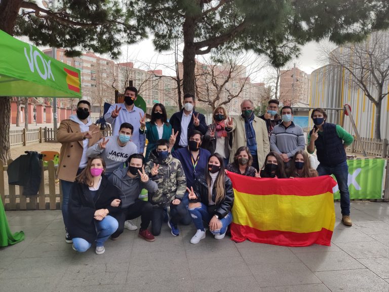 VOX dice desde Cornellá que irrumpirá el 14F al Parlamento catalán para acabar con la mafia separatista