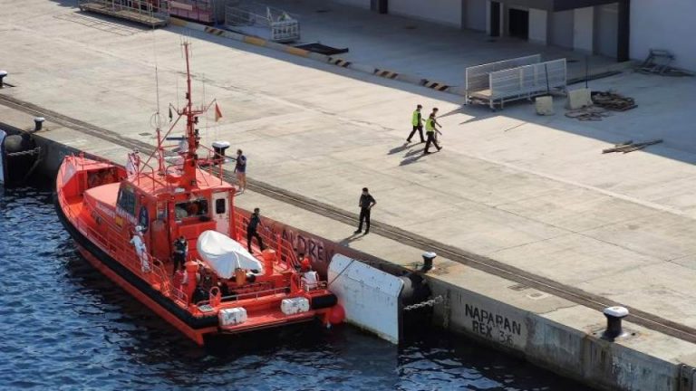 La Guardia Civil y Salvamento Marítimo intercepta 2 pateras con 28 inmigrantes en el sur de Mallorca