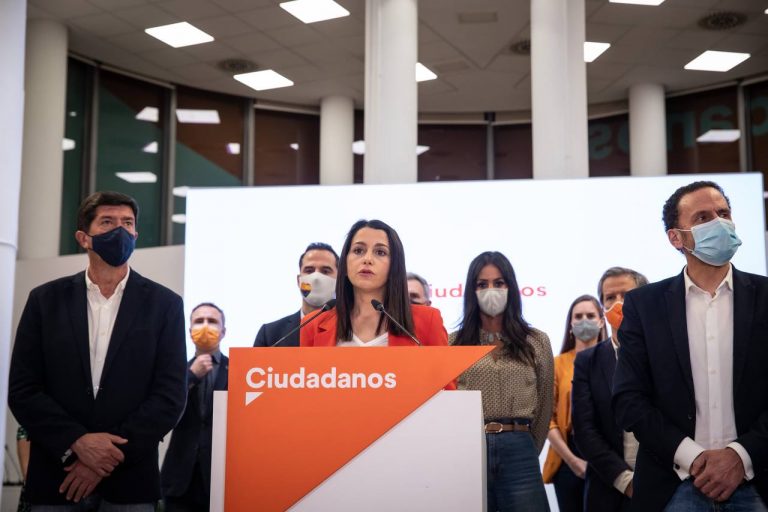 Arrimadas: «Cs es decisivo para mantener España unida ante un bipartidismo que lleva 40 años regalando trozos de nuestro país a los nacionalistas»