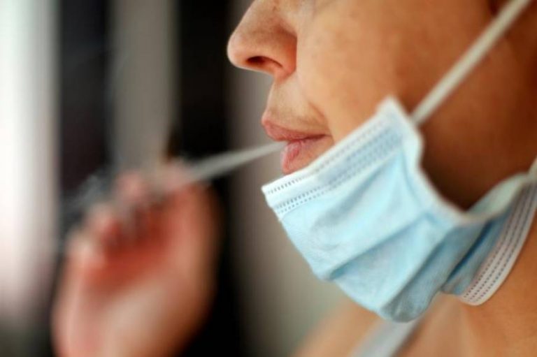 Los ‘Nofumadores’ exigen al Gobierno del PSOE y Podemos que explicite que fumar no es una excepción para quitarse la mascarilla