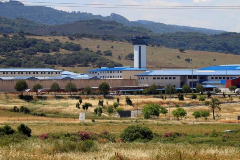 La Guardia Civil detiene a dos presuntos miembros de una red de radicalización yihadista en prisión