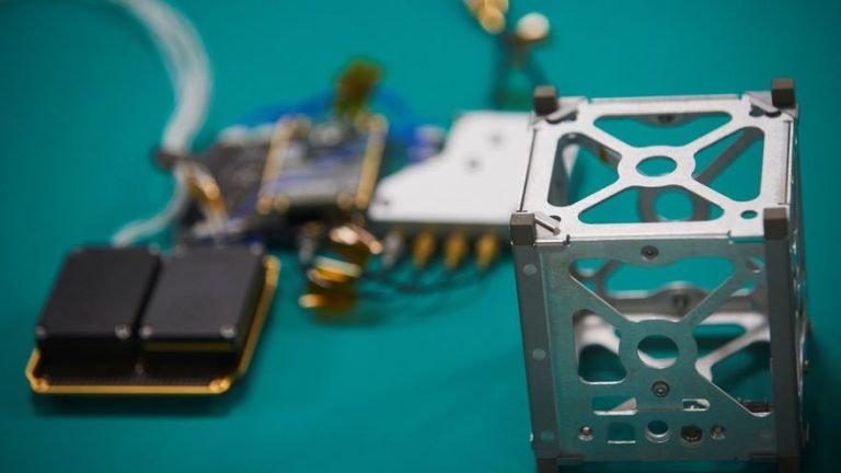 El lanzamiento del nanosatélite del separatismo en Cataluña «Enxaneta» aplazado por «aumento de voltaje»