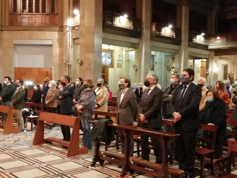 La Misa de recuerdo de las víctimas del 11M finaliza en Barcelona con el himno nacional de España y los «vivas España»
