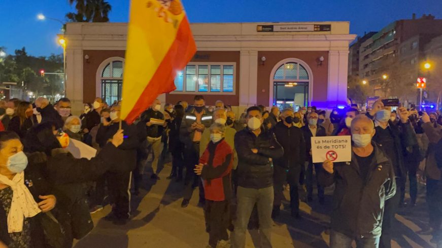 FOTOGRAFÍA. BARCELONA (ESPAÑA), 24.03.2021. varios vecinos de la zona para rechazar los 380 cortes separatistas Meridiana. Ñ Pueblo (1)