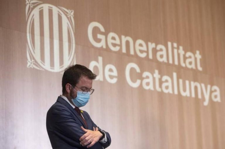 Cataluña permite libre circulación y reabre restauración en áreas comerciales