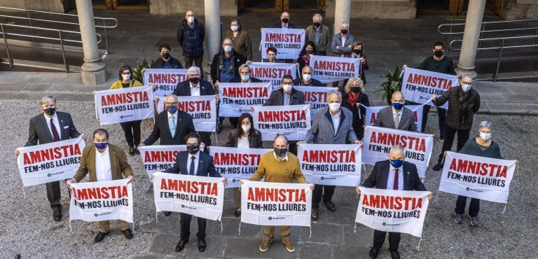 Rectores y académicos separatistas reclaman la «amnistía» de los presos golpistas y huidos puchistas del «Procés»