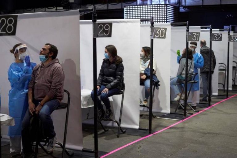 La presión hospitalaria aumenta en Cataluña ante un covid 19 en expansión