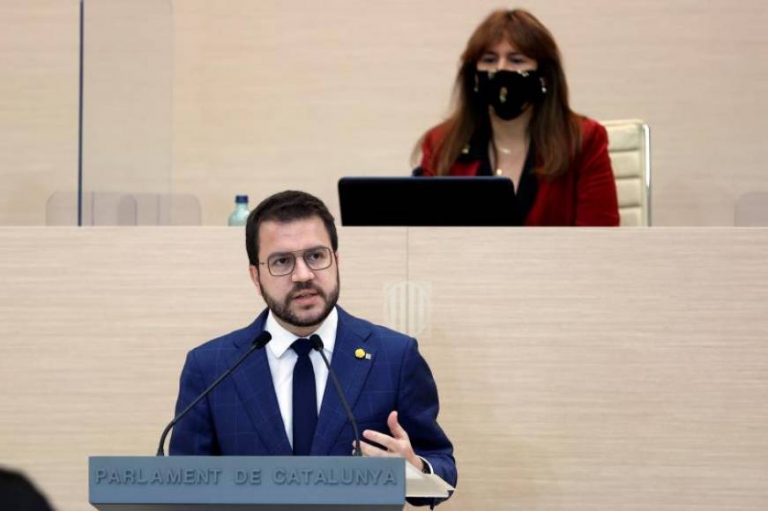 Aragonès (ERC) ve frustrada su investidura y avisa a JxCat de que no se dejará tutelar por el huido Puigdemont desde Waterloo (Bélgica)