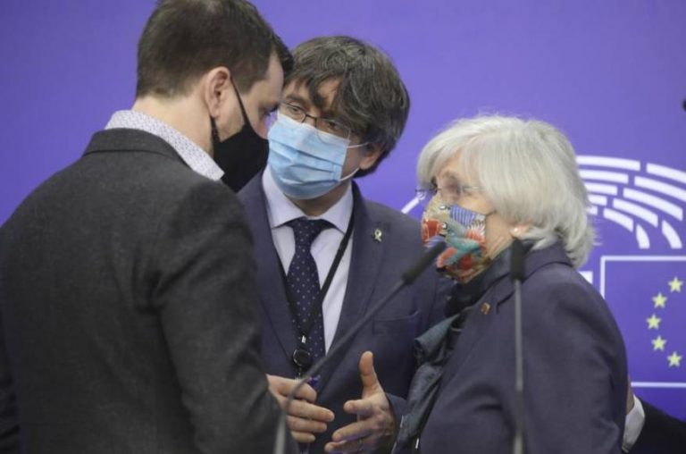 El Parlamento Europeo votará el 8M si levanta la inmunidad al golpista Carles Puigdemont