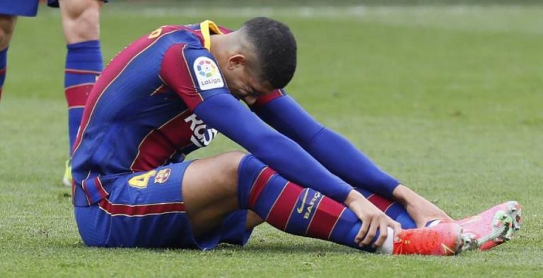 El central uruguayo del Barcelona Ronald Araujo será la gran novedad de la convocatoria ante el Huesca en el Campo Nuevo