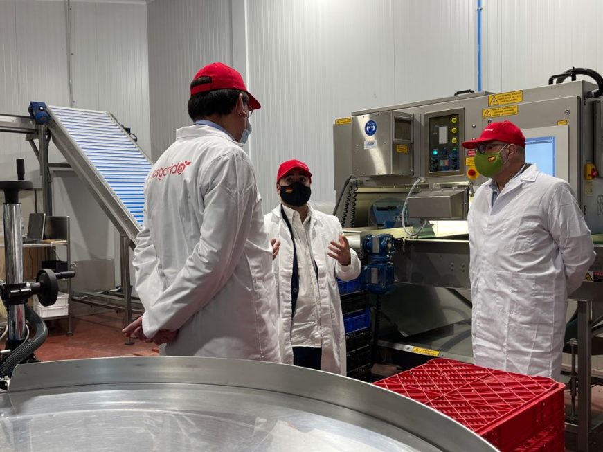 FOTOGRAFÍA. HUELVA (ESPAÑA), 13.03.2021. Alejandro Hernández (d), portavoz del Grupo Parlamentario de VOX en el Parlamento de Andalucía. Ñ Pueblo