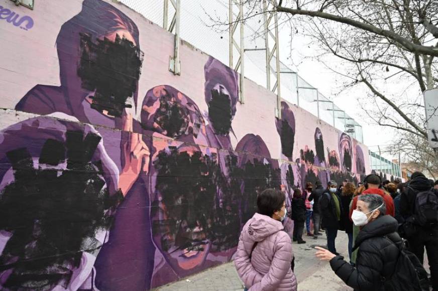 FOTOGRAFÍA. MADRID (ESPAÑA), 08.03.2021. Mural feminista «La unión hace la fuerza» del barrio de Ciudad Lineal (Madrid) que este lunes, Día de la Mujer, amaneció vandalizado. Efe