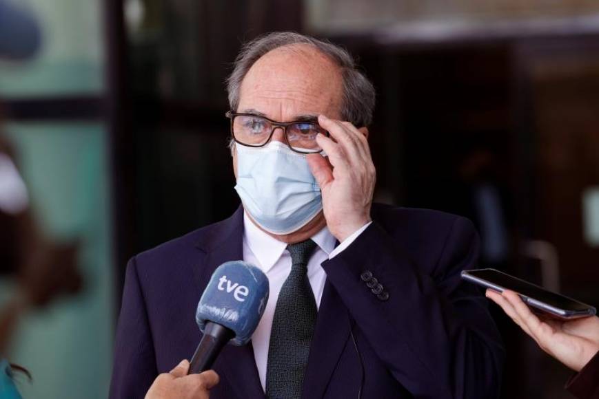 FOTOGRAFÍA. MADRID (ESPAÑA), 10.03.2021. El  portavoz del PSOE en la Asamblea de Madrid, Ángel Gabilondo, atiende a la prensa tras registrar su formación una moción de censura. Efe