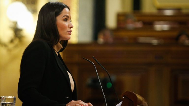 Mireia Borrás (VOX): «Las colas del hambre y miseria no están frente a las sedes de UGT y CCOO ni frente al Ministerio de Igualdad»