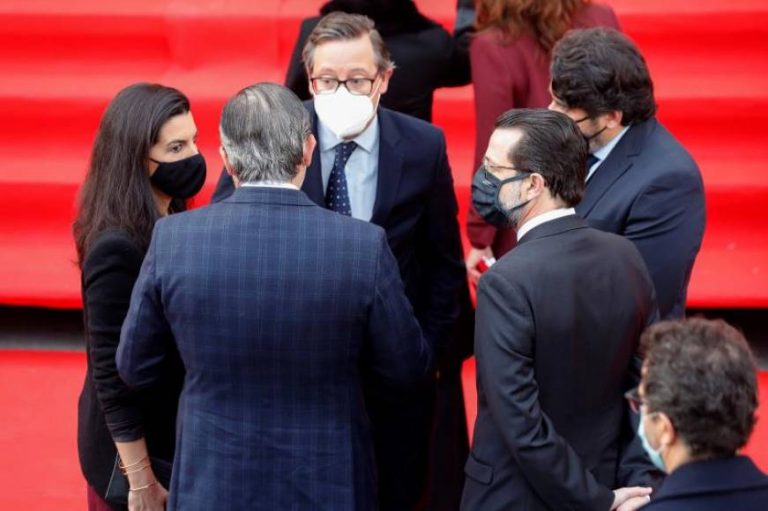 El PP y VOX cuestionan la legalidad de la admisión de las mociones contra Ayuso