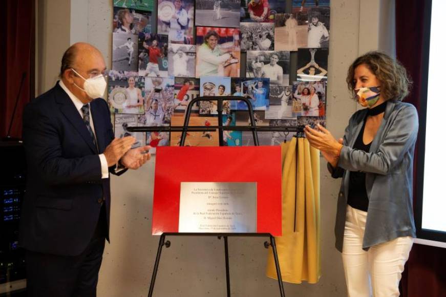 FOTOGRAFÍA. MADRID (ESPAÑA), 13.03.2021. La Real Federación Española de Tenis (RFET) y La Secretaria de Estado para el Deporte, Irene Lozano (d). Efe