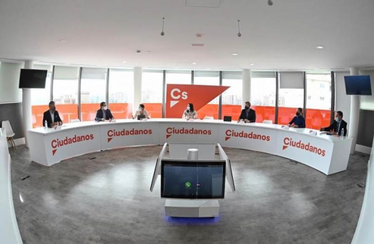 Tres diputados de Cs «pactan» con el PP para tumbar la moción de censura de Cs y PSOE contra el Gobierno del PP y Cs en Murcia