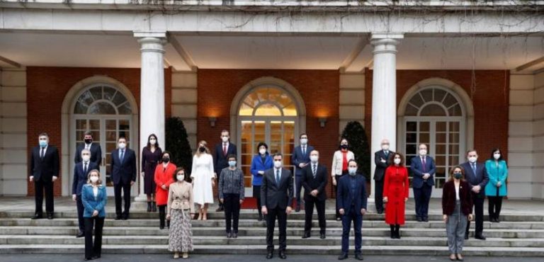 «¡Estamos hasta los cojones de todos ustedes!»