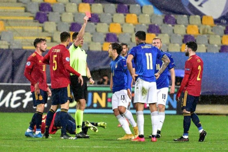 España e Italia no pasaron del empate inicial (0-0) en un partido decepcionante