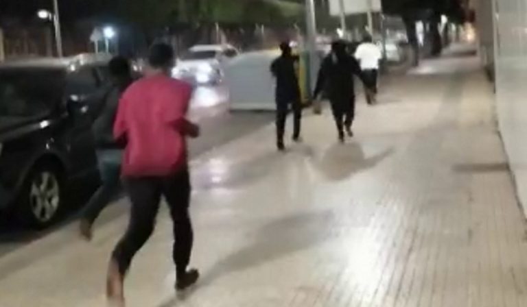 Varios inmigrantes llegan a España saltando la valla: Vecinos marroquíes de Melilla: «Al-ḥamdu lillāh» (alabado sea Dios) 