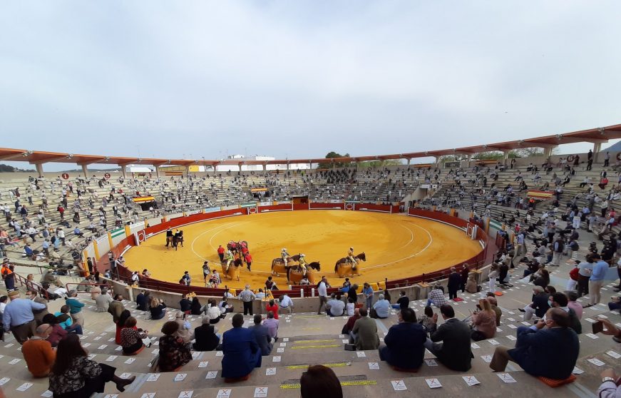 FOTOGRAFÍA. MORÓN DE LA FRONTERA (SEVILLA) ESPAÑA, 29.03.2021. Día muy importante para el mundo de la tauromaquia en Morón de la frontera (provincia de Sevilla). Ñ Pueblo (2)