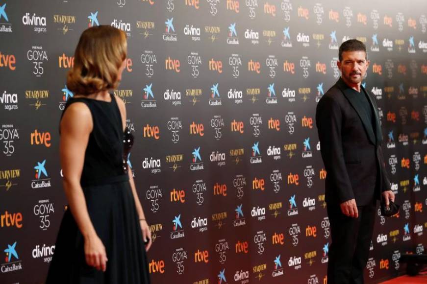FOTOGRAFÍA. MÁLAGA (ESPAÑA), 06.03.2021. Antonio Banderas y Maria Casado a su llegada a la gala de la 35 edición de los Premios Goya. Efe