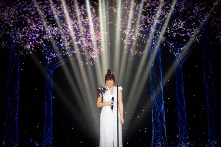 FOTOGRAFÍA. MÁLAGA (ESPAÑA), 06.03.2021. La cantante Vanesa Martín actúa, homenajeando a los fallecidos del mundo del cine el año pasado. Efe