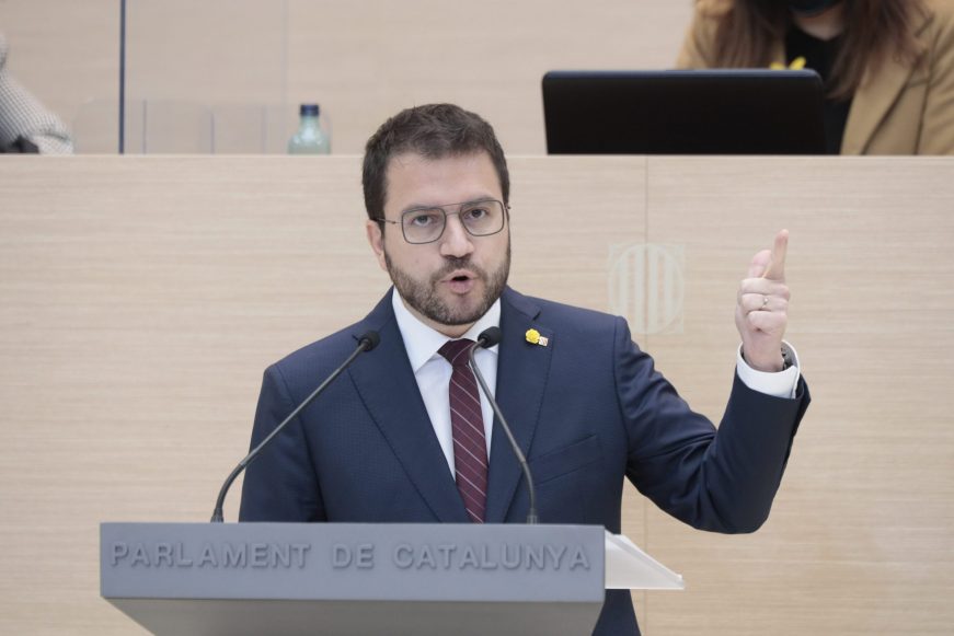 FOTOGRAFÍA. PARLAMENTO DE CATALUÑA 8BARCELONA) ESPAÑA, 26.03.2021. Primer sesión del Pleno de investidura del candidato Aragonés (ERC). Ñ Pueblo (3)