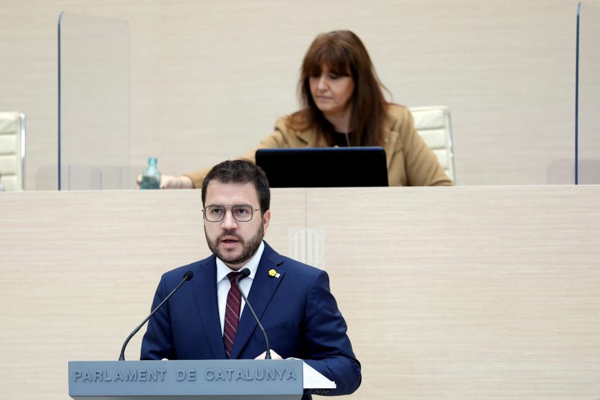 FOTOGRAFÍA. PARLAMENTO DE CATALUÑA (BARCELONA) 26.03.2021. VOX, mediante su histórico discurso, el primero en un Pleno del Parlamento de Cataluña. Pere Aragonés. Ñ Pueblo (4)
