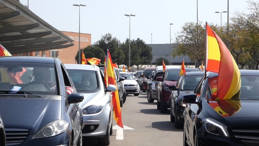 FOTOGRAFÍA. PILAR DE LA HORADADA (ALICANTE) VALENCIA (ESPAÑA), 27.03.2021. Miles de personas participan en la manifestación contra la imposición del valenciano en Valencia. Ñ Pueblo