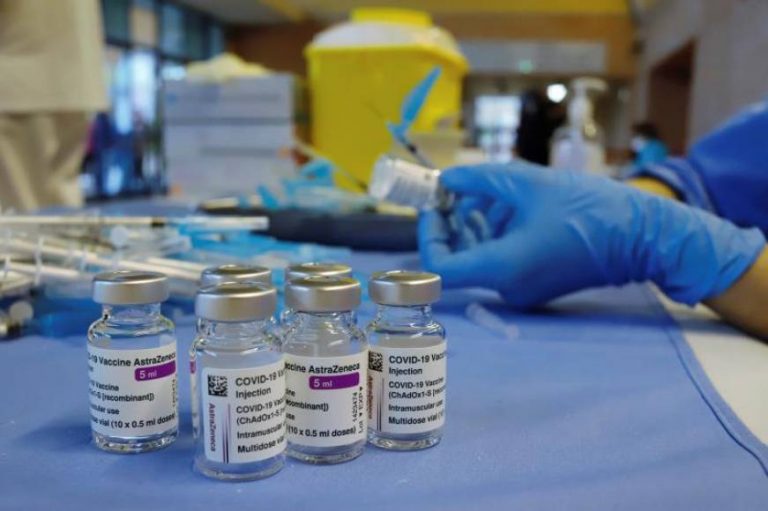 Isabel: «Ya tengo muchos casos muy cercanos de efectos secundarios muy graves de vacunas COVID 19»