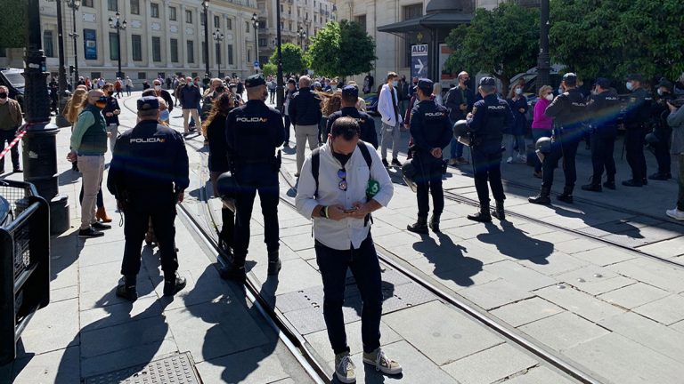 VOX se querella contra la delegada y el subdelegado del Gobierno en Sevilla por coacciones, abuso de poder y prevaricación