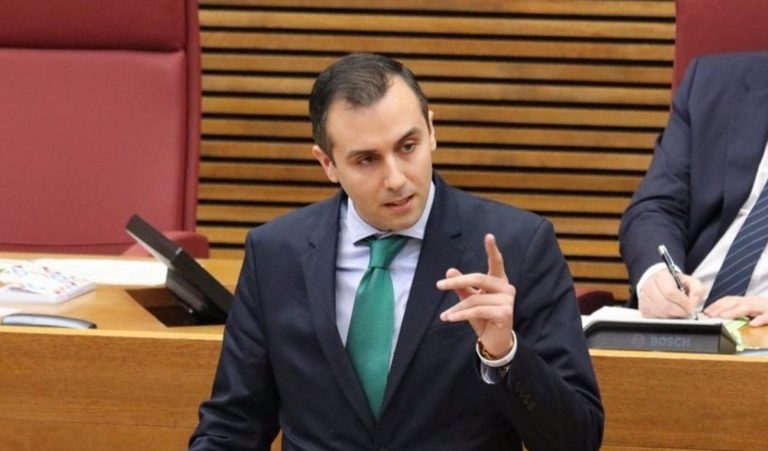 El Botánico vota en contra de la propuesta de VOX que pide una rebaja del 4% del IVA para la compra de la primera vivienda