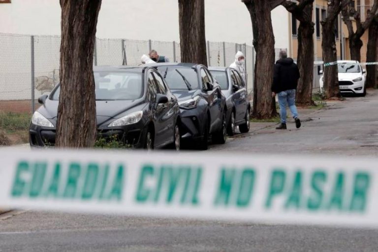 Una mujer de 53 años grave tras ser apuñalada por su expareja en Valencia