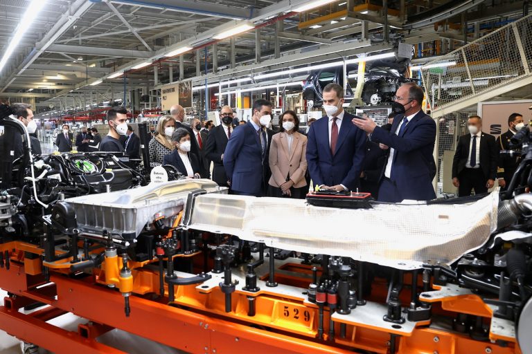 Imágenes de la vista de su majestad el rey Felipe VI de España a la planta de SEAT Martorell (Barcelona)